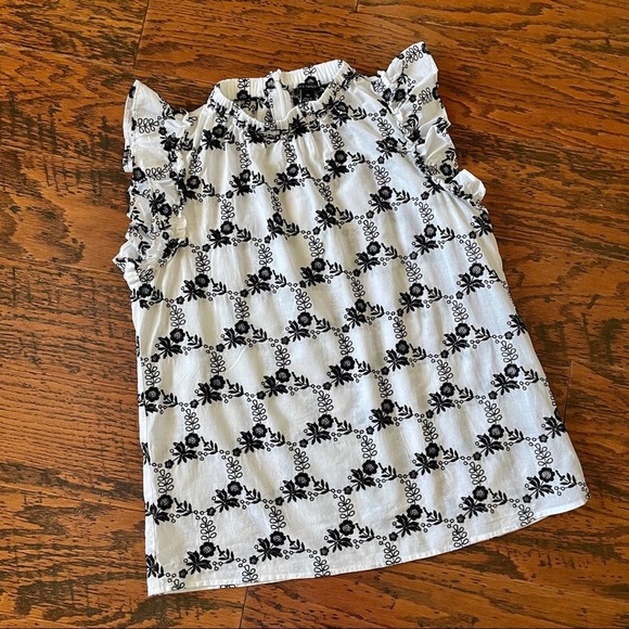 Ann Taylor Tops - Ann Taylor Blouse Top Sleeveless High Neck Floral Embroidery Size XS